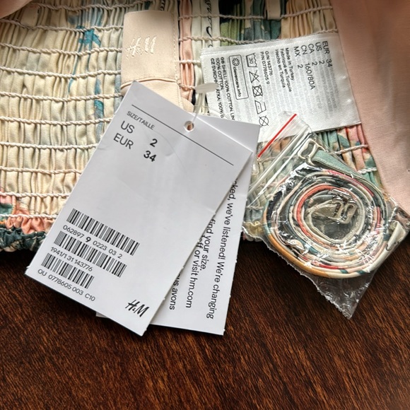 H&M Printed Crop Tube Top Front Tie Detail - Picture 4 of 7